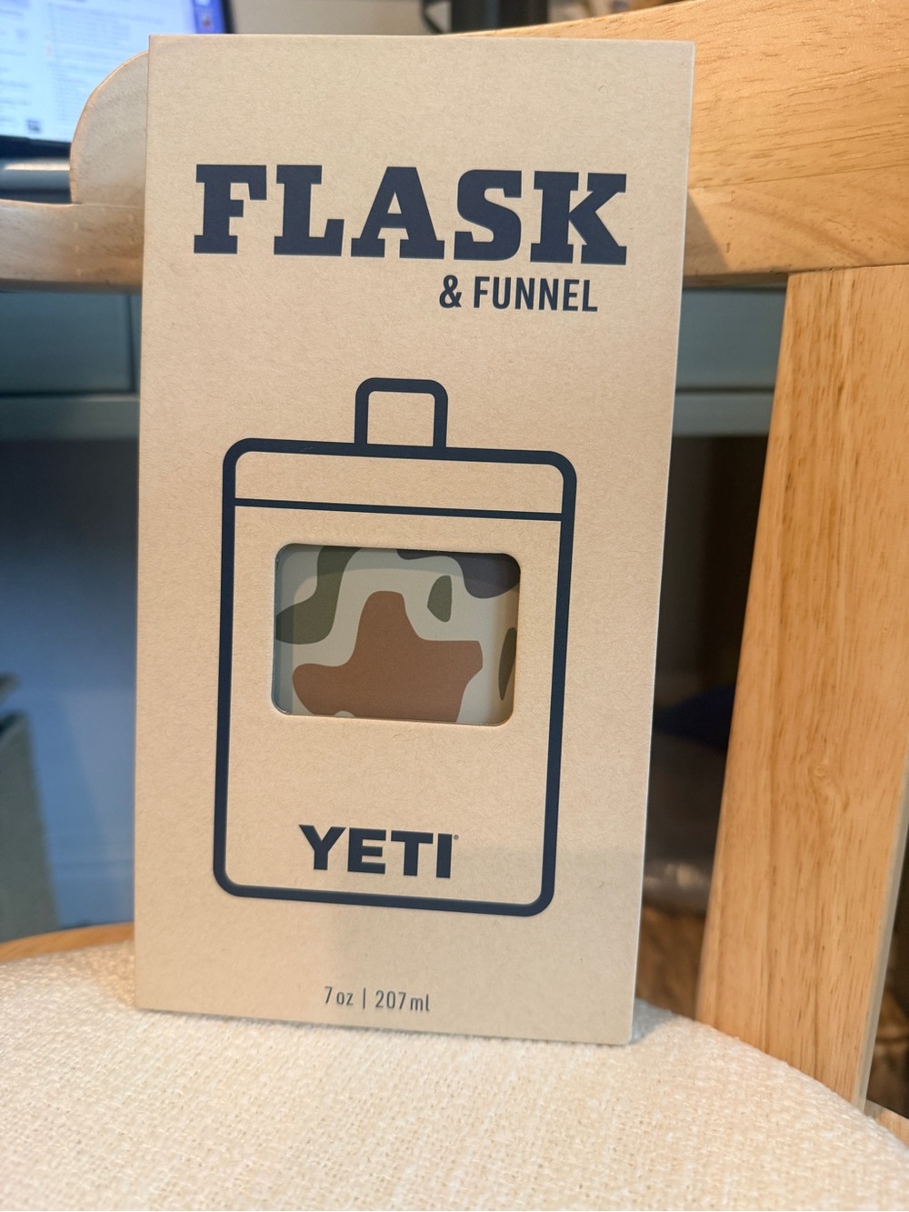 NWT Yeti TAN CAMO Flask & Funnel - LIMITED EDITION - Picture 2 of 5